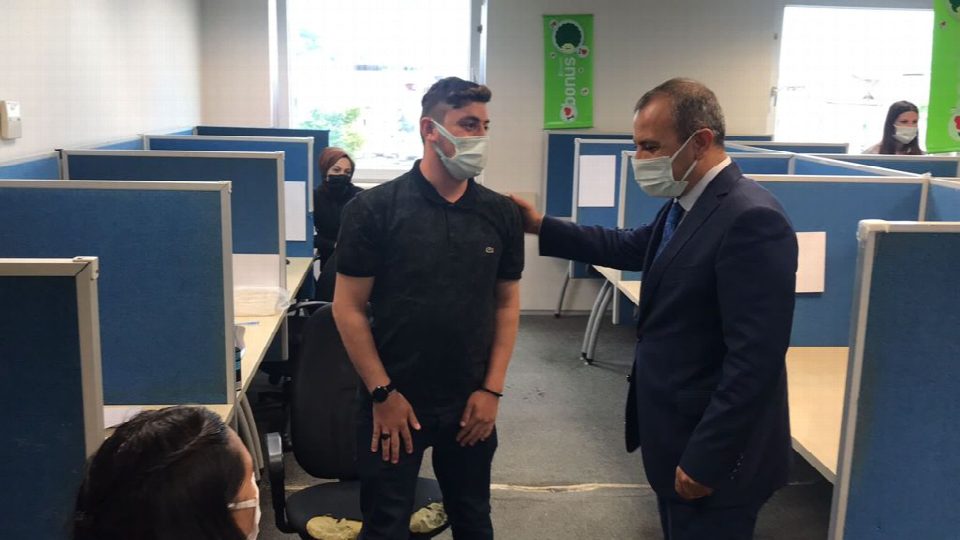 Vali Sonel, Atos Çağrı merkezini ziyaret etti