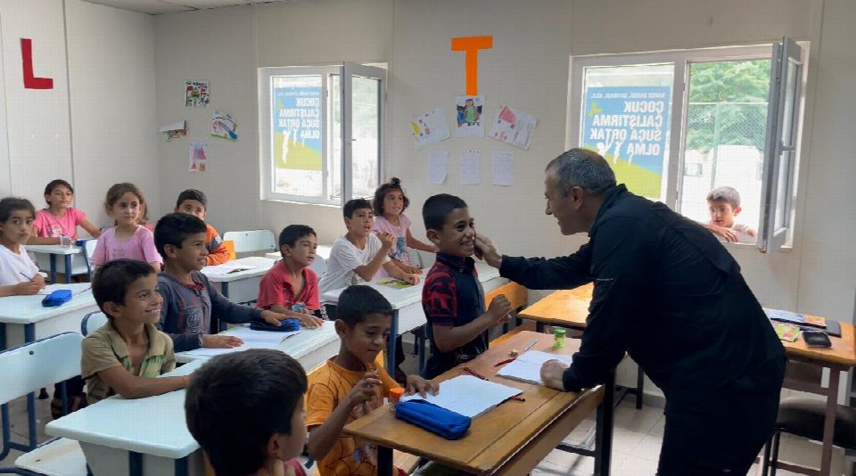 Vali Sonel, mevsimlik tarım işçilerini ziyaret etti