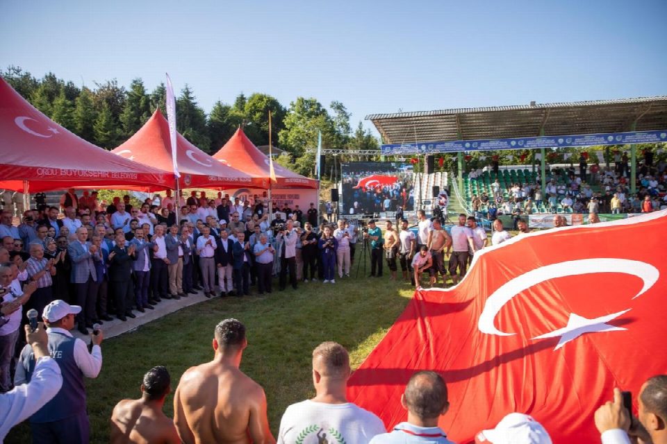TBMM Başkanı Kurtulmuş, Tarihi Aybastı Perşembe Yaylası festivaline katıldı