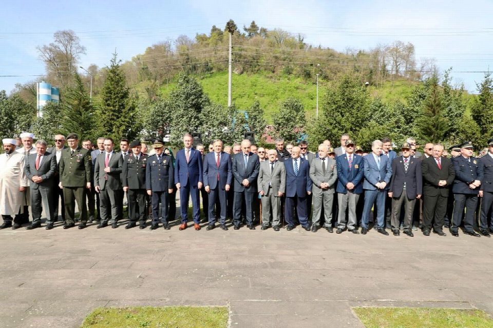 Ramazan bayramı arifesinde şehitlerimiz dualarla yad edildi