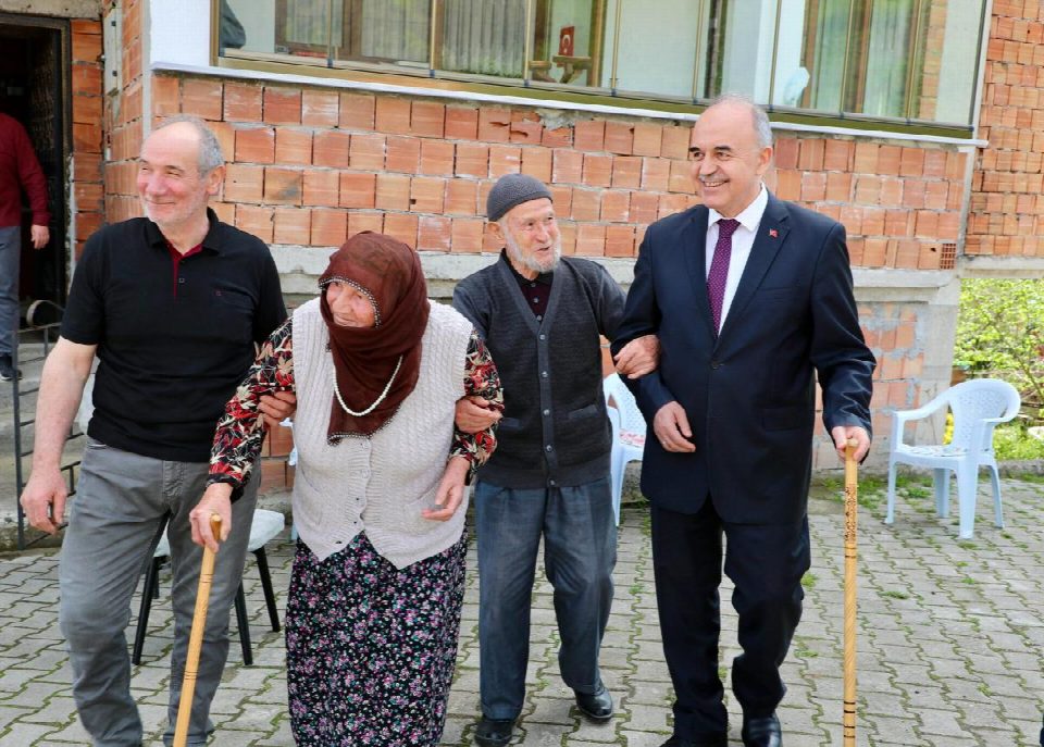 Vali Erol, 90 yaşındaki Yaşar dedenin arzusunu yerine getirdi