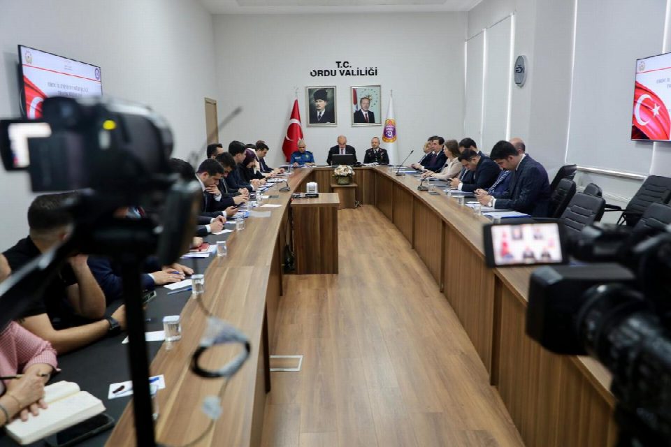 Vali Erol, basın mensuplarına değerlendirmelerde bulundu