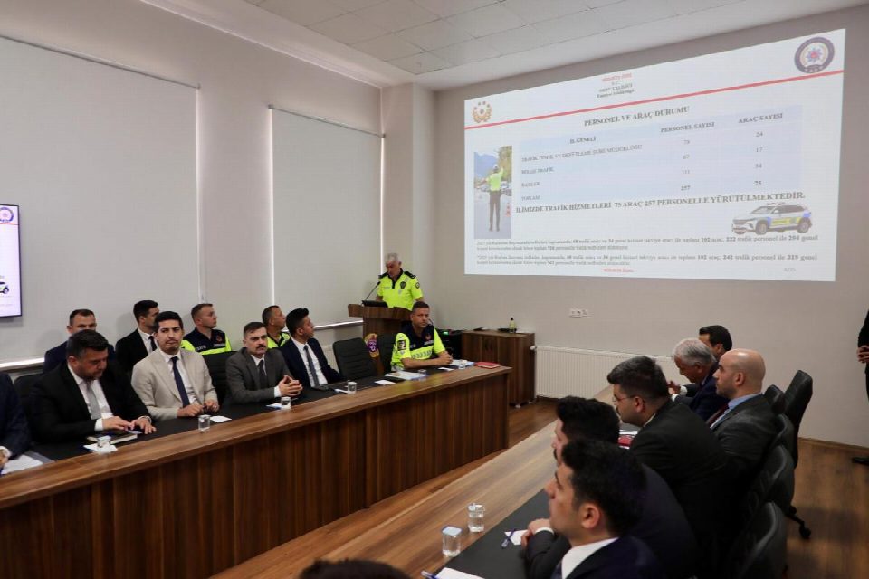Vali Erol, 2025 yılının ilk 5 aylık güvenlik, asayiş ve trafik verilerini basın mensuplarıyla paylaştı