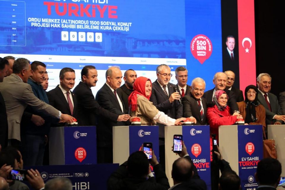 Çalışma ve Sosyal Güvenlik Bakanı Işıkhan ilimizi ziyaret etti