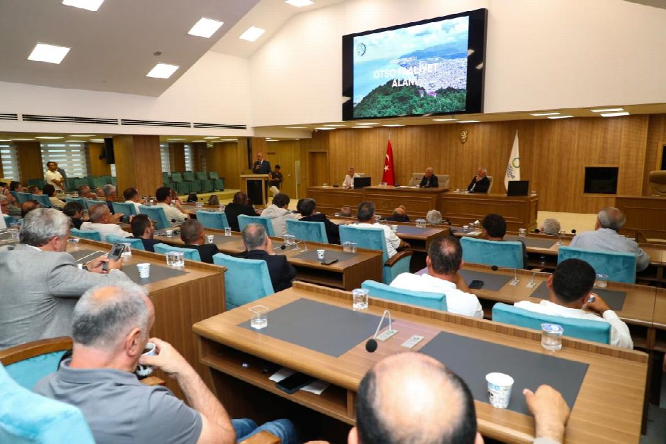 Vali Muammer Erol, Ordulu iş insanları zirvesine katıldı
