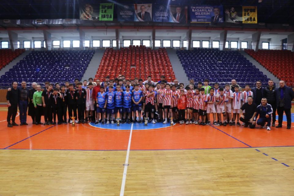 2024-2025 okul sporları Hentbol yıldız erkekler il birinciliği tamamlandı