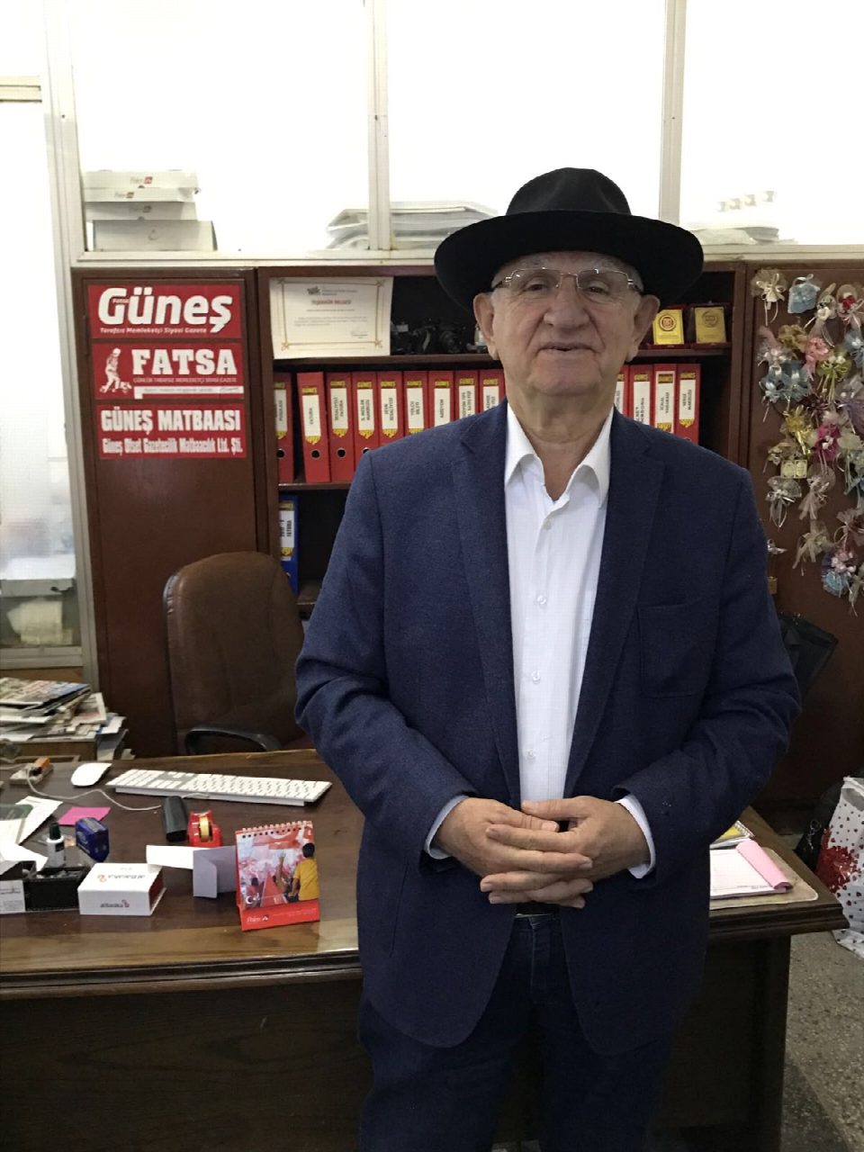 Böyle olur Aga Cemal’in şapkası...