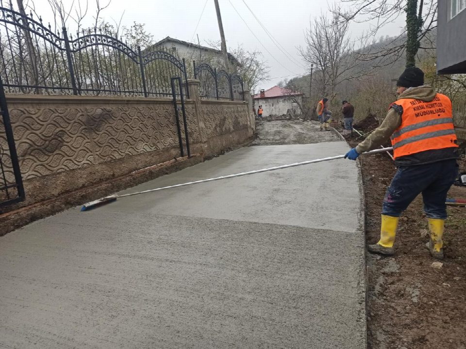 Oluklu mahallesi beton yoluna kavuştu