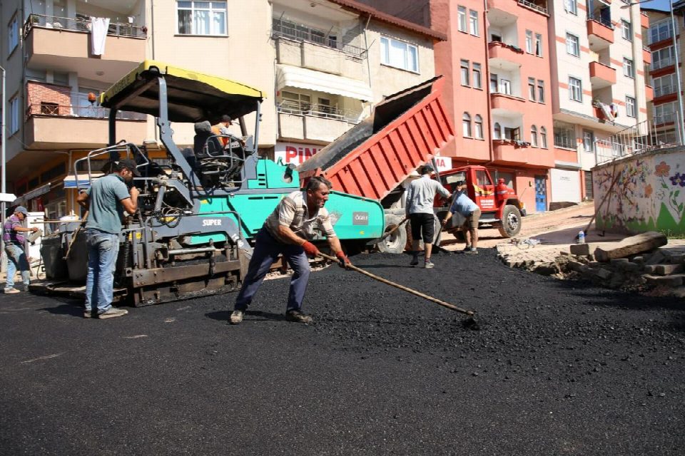 Sevgi caddesi’nde 1.etap asfalt çalışmaları tamamlandı