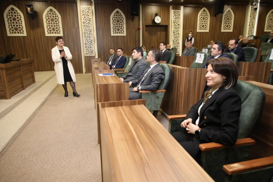 Dr. Şuay Nilhan Açıkalın:“Artık hem lider olunur hem lider doğulur dediğimiz bir dönemden geçiyoruz”