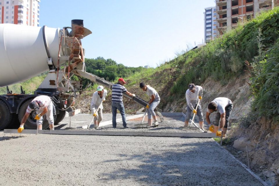 Dolunay semt pazarında inşaat çalışmaları devam ediyor