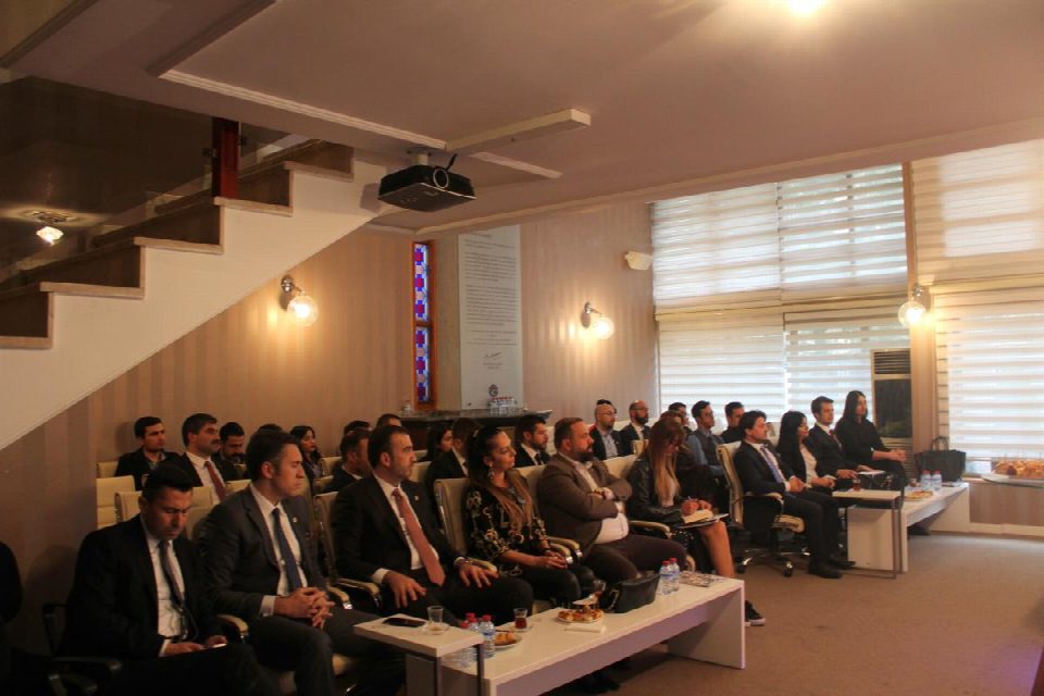 Şener, “Türkiye, yeni düzenin adaletli oluşması için kavga yapıyor”