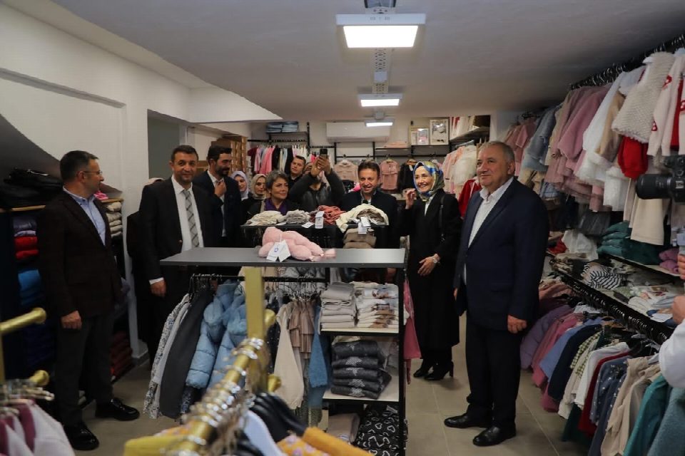 Hero Store bayan ve çocuk giyim mağazası görkemli törenle açıldı