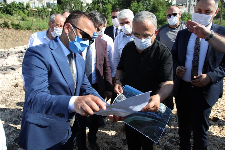 40 yıllık soruna neşter vuruldu... Sevgi caddesi sil baştan yenileniyor