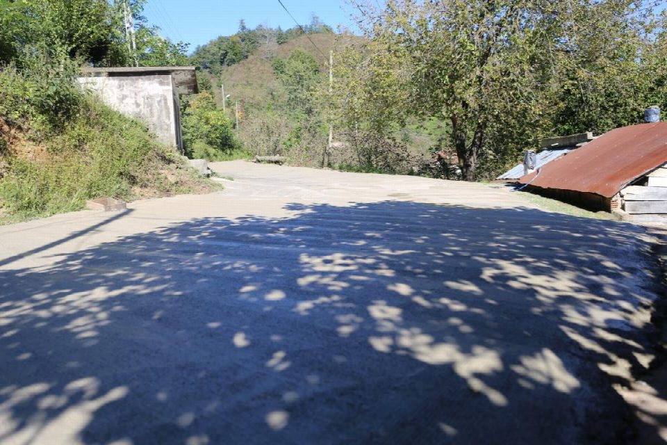 Fatsa’da konforlu beton yol çalışmaları devam ediyor