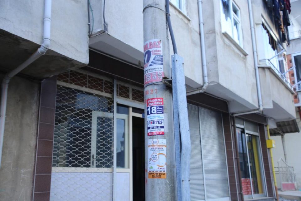 İzinsiz afiş ve pankartlara müdahale
