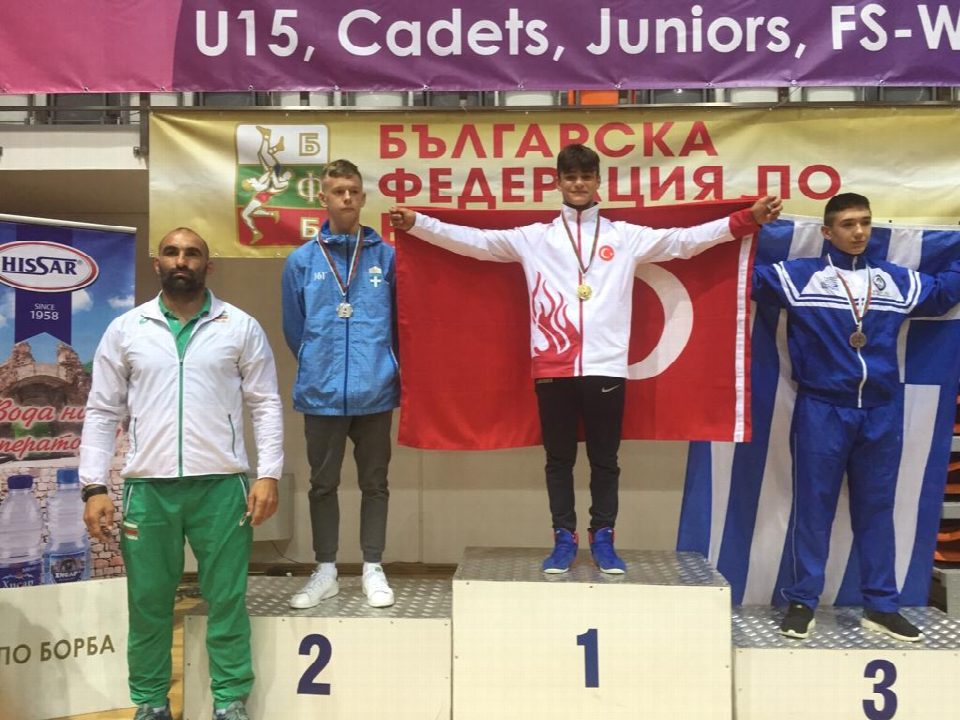 Bahçeşehir Koleji Öğrencisi Uluslararası Balkan Güreş Şampiyonası’nda 1. Oldu