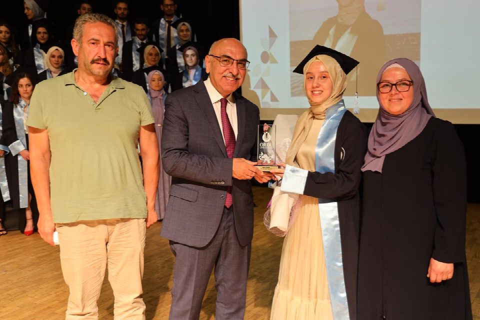 Diş Hekimliği Fakültesinin mezuniyet töreni gerçekleştirildi