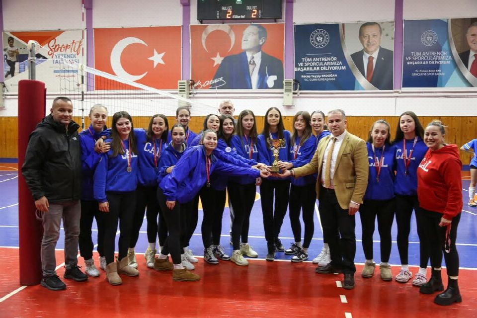 Voleybol kızlar il birinciliği heyecanı sona erdi!