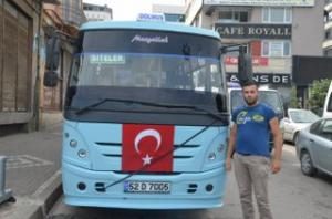 Dolmuşculardan Bayrak ve kurdeleli tepki
