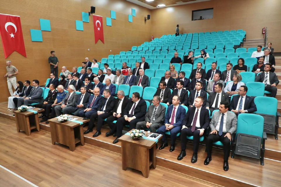 İl Hayvanları koruma kurulu toplantısı, Vali Erol’un başkanlığında yapıldı