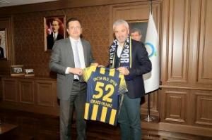 BAŞKAN YILMAZ'DAN FATSA BELEDİYESPOR'A DESTEK