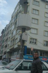 BAZ İSTASYONU MAHALLE SAKİNLERİNİ HUZURSUZ EDİYOR