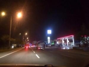 Bisiklete tehlikeli binen genç trafiği alt üst etti