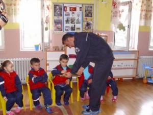 TDP'DEN MİNİK ÖĞRENCİLERE GÜVENLİK KONULU KONFERANS