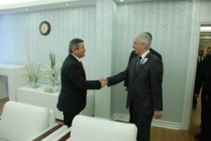 Defterdar Erol Pişkin’den Başkan Anlayan’a Ziyaret