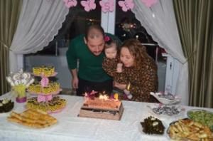 AYŞE BEBEK 1 YAŞINDA