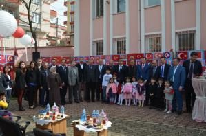 MİNİK ÖĞRENCİ VE VELİLERİNDEN 'ŞANLI BAYRAĞIM' SERGİSİ