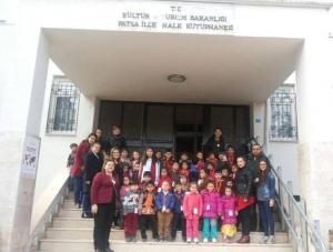 MİNİK ÖĞRENCİLERDEN KÜTÜPHANE ZİYARETİ