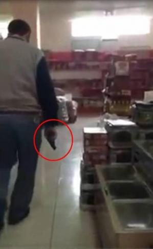 Kuru sıkı silahla fare avladı