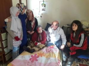 Fatsalı gönüllü gençler huzurevinde