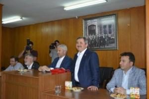 Başkanlar ve Milletvekili Belediyede Vatandaşlarla bayramlaştı