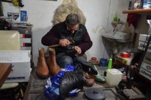 AYAKKABICI USTASI MEVLÜT TETİK "ÇIRAK YETİŞMİYOR"