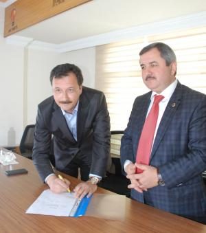 AK Parti’ ye ilk müracaat Başkan Anlayan’dan