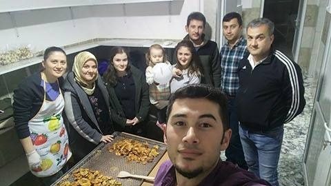 Dalından dökülen meyveler kadın eliyle ekonomiye kazandırılıyor