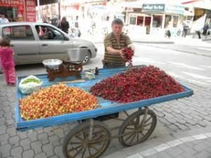 BU YIL TEZGÂHLARDA BOL KİRAZ VAR