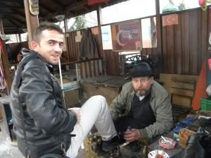 Fatsalı ayakkabı boyacıları “Yaz ayını iple çekiyoruz”