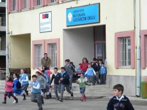 BÜYÜK ATA İLKÖĞRETİM OKULU’NDA YANGIN TATBİKATI YAPILDI
