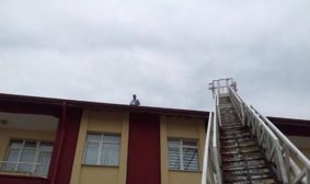 YÜKSEK ÇATILARDA EKMEK MÜCADELESİ