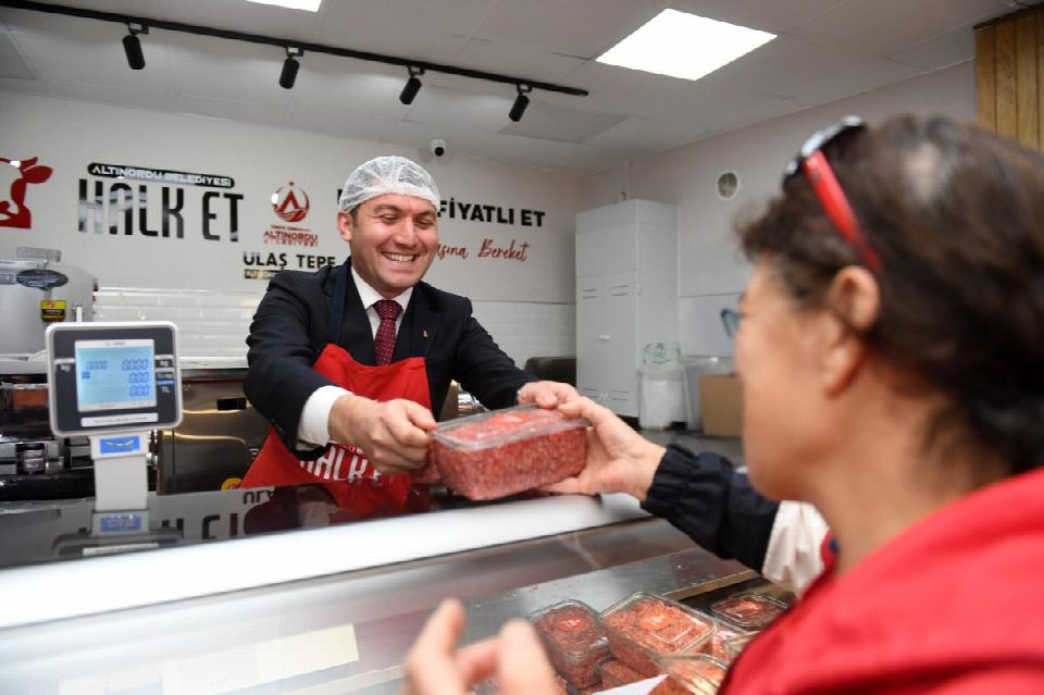 Halk Et’te 1 haftada 5 ton et vatandaşlarla buluşturuldu