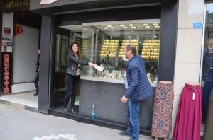 KUYUMCU ÖZYURT’DAN EŞİNE 8 MART JESTİ