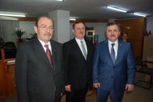 BAŞKAN ANLAYAN GIDA MADDELERİ VE GİYİM EŞYALARI ODASINI ZİYARET ETTİ