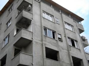 2 GÜN ÖNCE TAŞINDIĞI EVİ YANDI