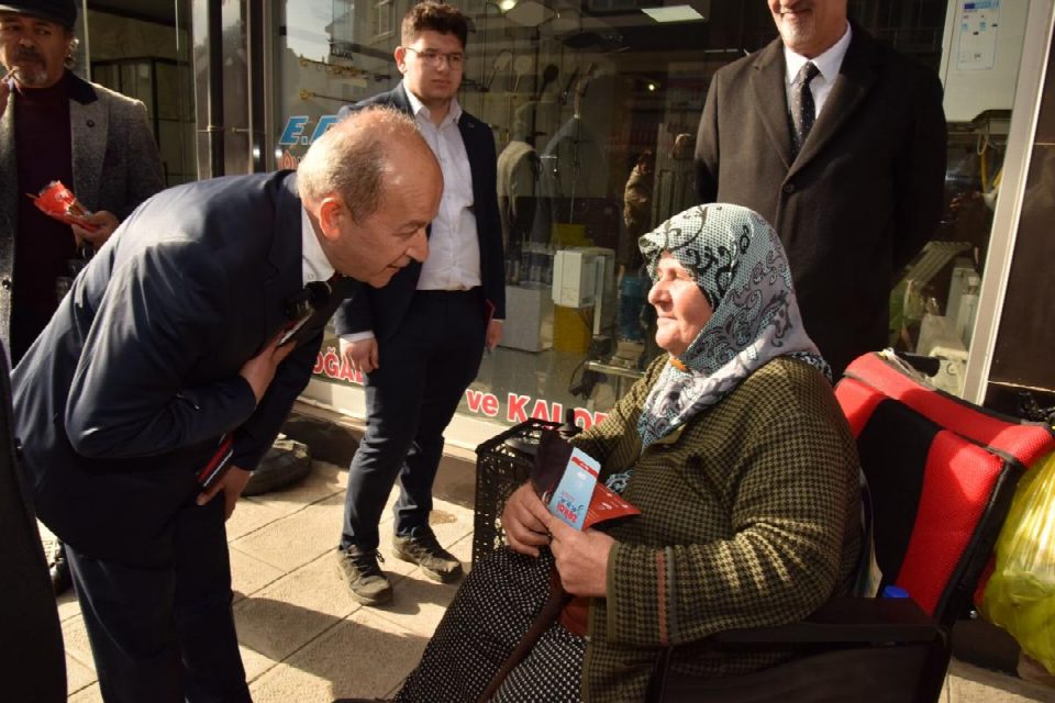ZEKAİ SANA ÜNYE’DE DE SEVGİ SELİYLE KARŞILANDI