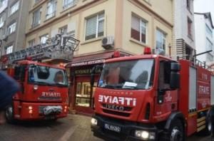 SURİYELİLERİN KALDIĞI EVDE YANGIN: 9 KİŞİ DUMANDAN ETKİLENDİ
