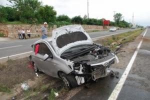 TRAFİK KAZASINDA 1'İ AĞIR 6 YARALI